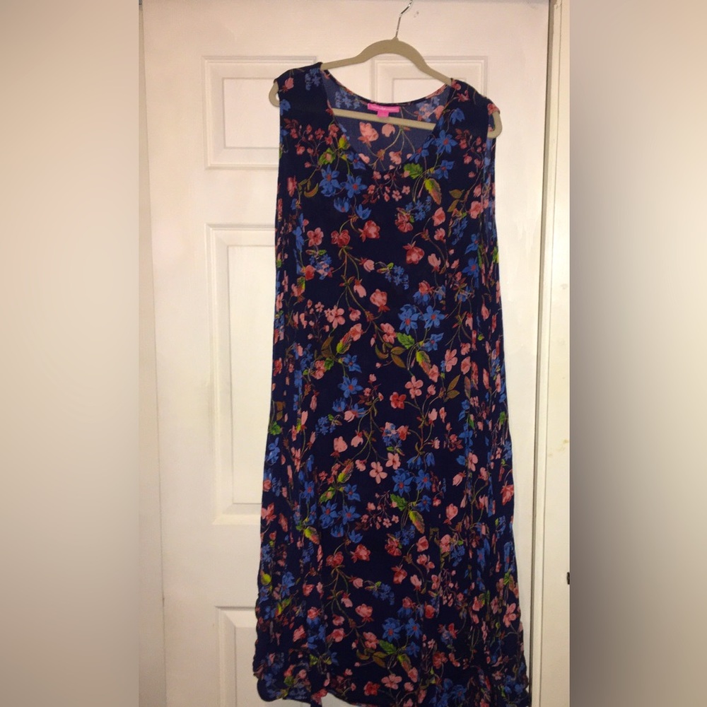 Flowy Womens sleeveless floral dress. Woman within brand and very comfortable.